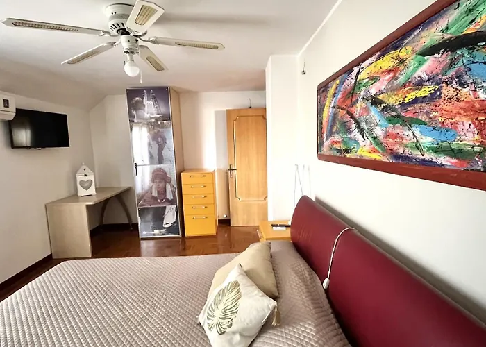 Montgomery Via Crispi In Centro A827 *