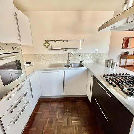 Montgomery Via Crispi In Centro A827 * سان بنيديتّو ديل ترونتو