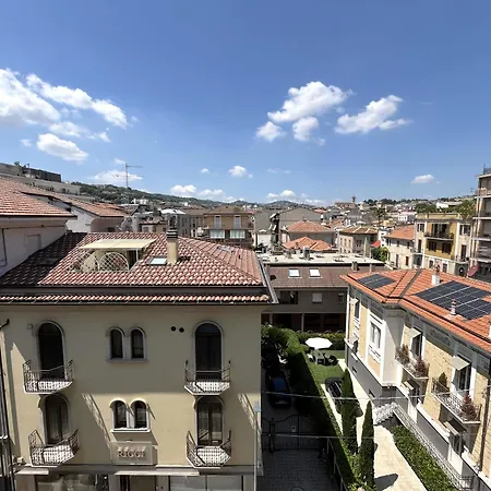 Montgomery Via Crispi In Centro A827 شقة سان بنيديتّو ديل ترونتو