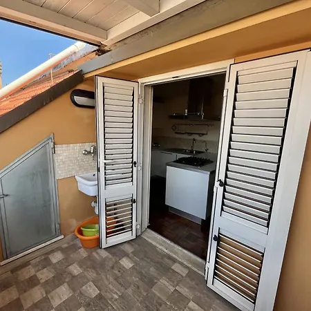 Montgomery Via Crispi In Centro A827 شقة