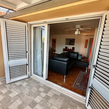 Montgomery Via Crispi In Centro A827