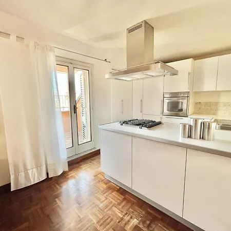 Montgomery Via Crispi In Centro A827 * سان بنيديتّو ديل ترونتو