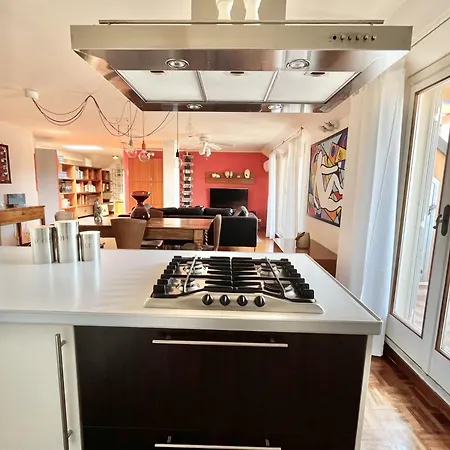 Montgomery Via Crispi In Centro A827 * سان بنيديتّو ديل ترونتو